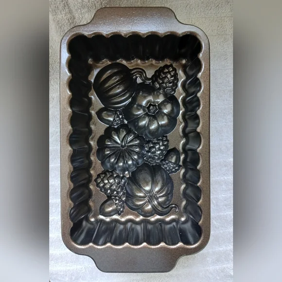 Nordic Ware Harvest Bounty Loaf Pan 6 Cups Heavy Cast Aluminum Fall Pumpkin - Picture 6 of 7